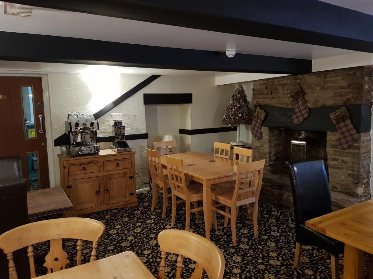 The Cock Hotel Bronllys Eksteriør bilde